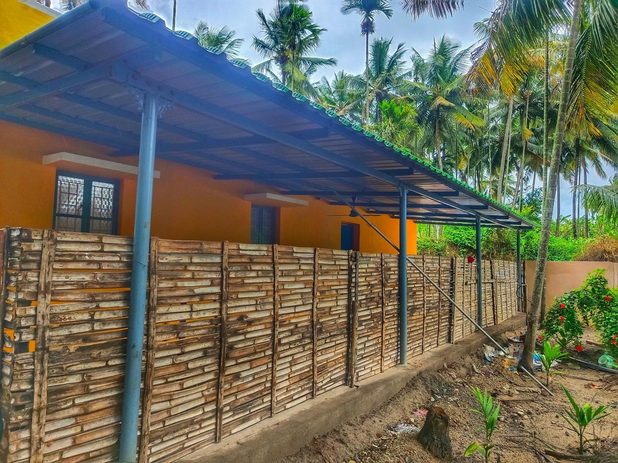 Shivalaya Farmstay Located Amdist Coconut Farm With River Access Near Isha,Adiyogi,Siruvani Alāndurai Exterior foto