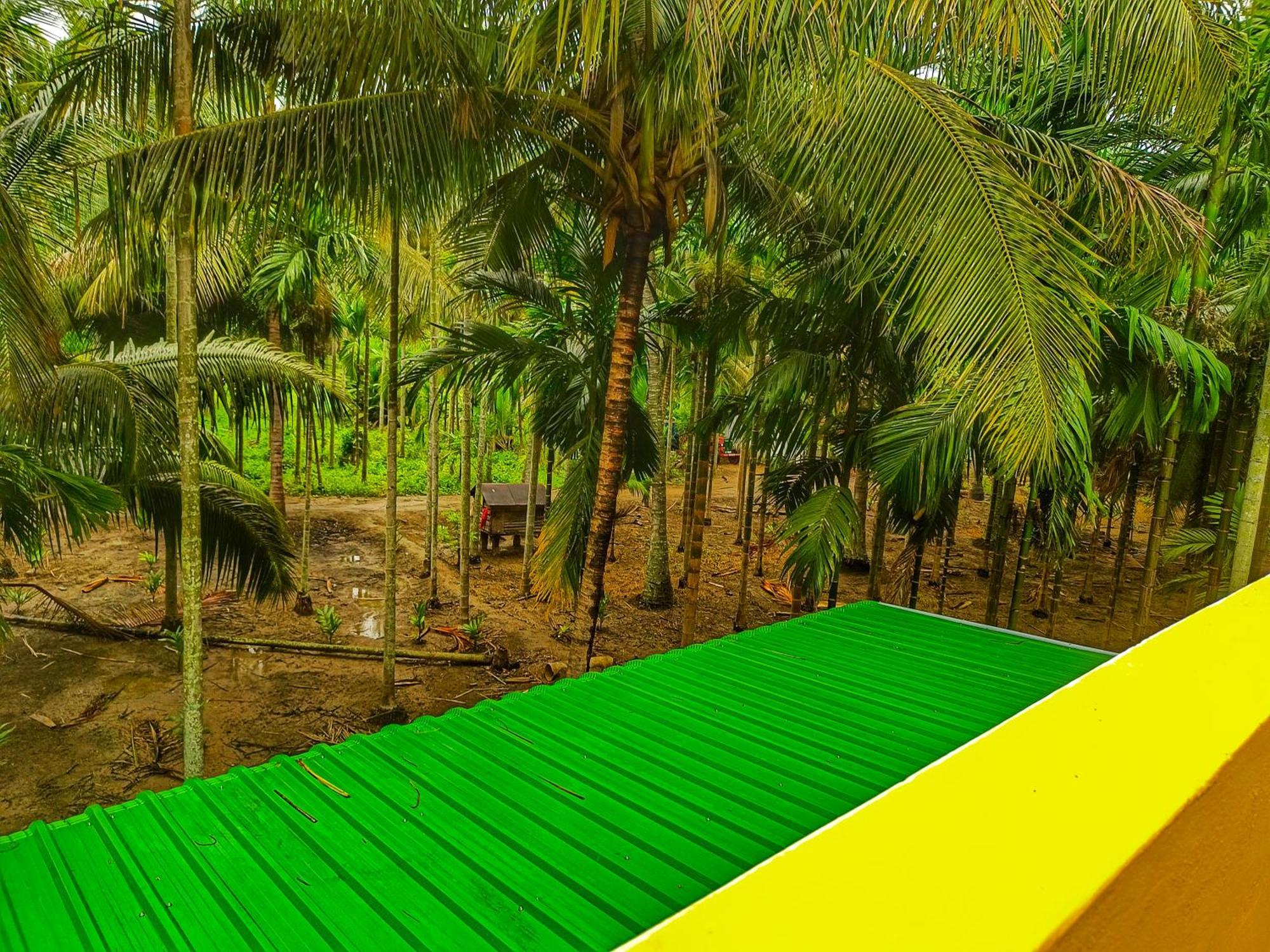 Shivalaya Farmstay Located Amdist Coconut Farm With River Access Near Isha,Adiyogi,Siruvani Alāndurai Exterior foto